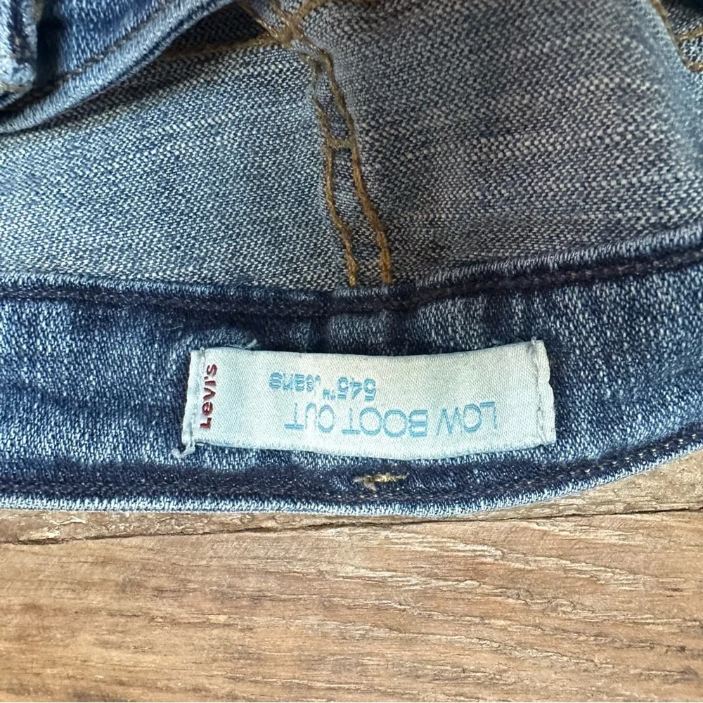 Levi’s Low Boot Cut Jeans Womens Size 8 Medium. Medium Wash‎ Stretch Denim